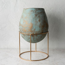 Load image into Gallery viewer, Raveena Vase

