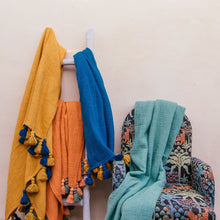 Load image into Gallery viewer, Sol Throw Blankets by Like A Lion™
