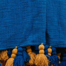 Load image into Gallery viewer, Sol Throw Blankets by Like A Lion™

