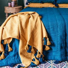 Load image into Gallery viewer, Sol Throw Blankets by Like A Lion™
